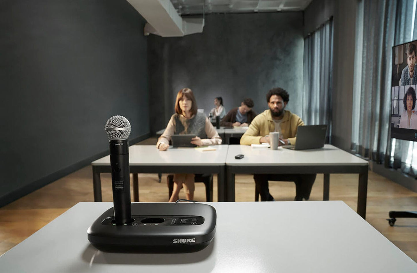Shure MXW2X/SM58=-Z10 Handheld Wireless Transmitter with SM58 Capsule - Z10 Band